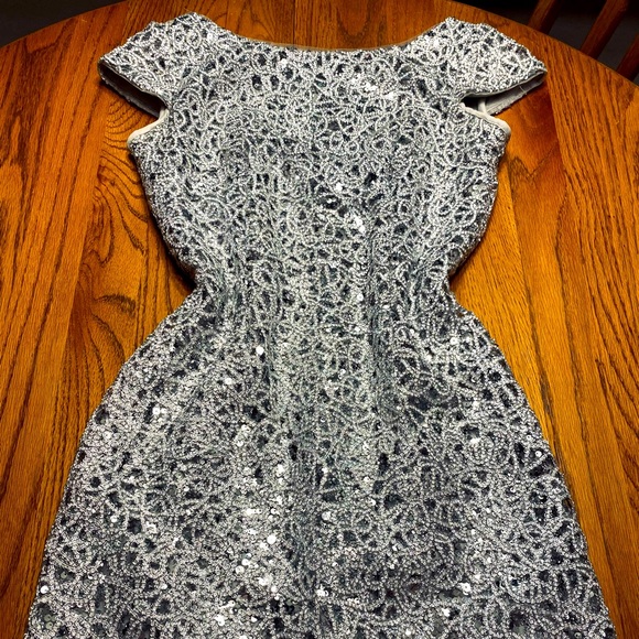 Adrianna Papell Dresses & Skirts - Adrianna Papell Silver Dress - Size 4